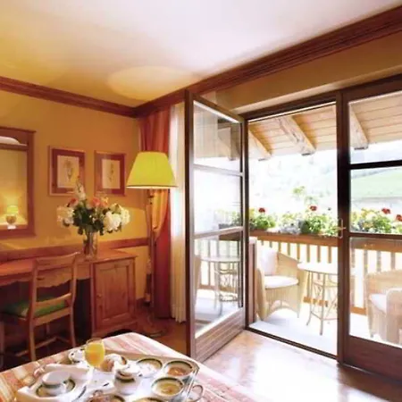 Le Grand Courmaison Hotel